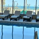 Azizi - Pool & Prima Linie La Plaja شقة Năvodari
