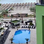 شقة Azizi - Pool & Prima Linie La Plaja