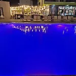 Azizi - Pool & Prima Linie La Plaja
