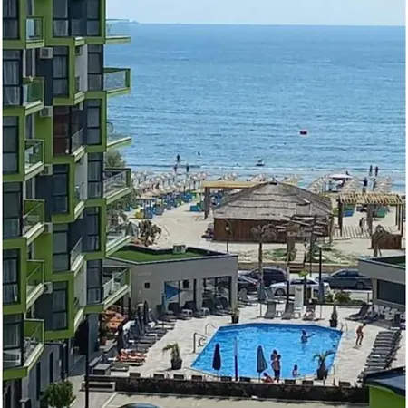 Apartmán Azizi - Pool & Prima Linie La Plaja Năvodari