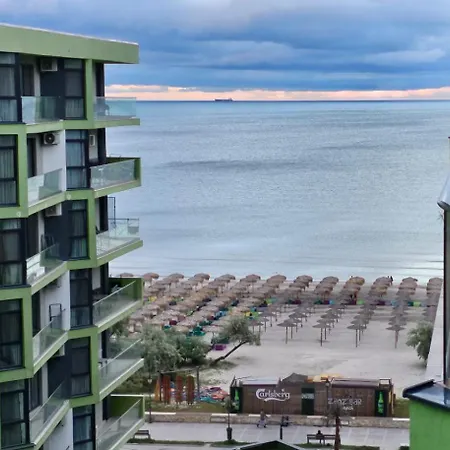 Apartmán Azizi - Pool & Prima Linie La Plaja