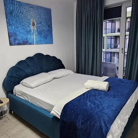Azizi - Pool & Prima Linie La Plaja Apartmán