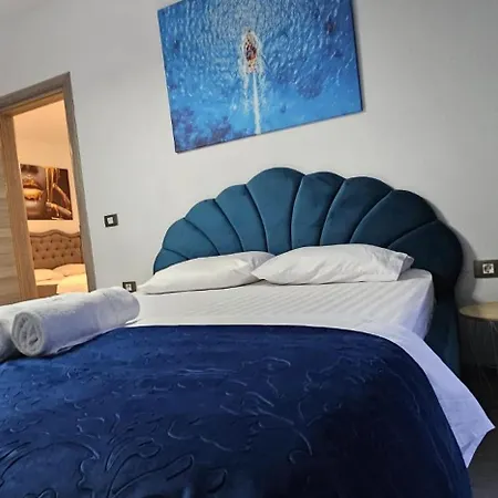 Azizi - Pool & Prima Linie La Plaja Apartmán Năvodari