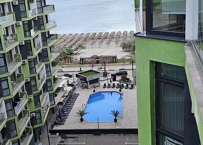 Apartment Azizi - Pool & Prima Linie La Plaja *