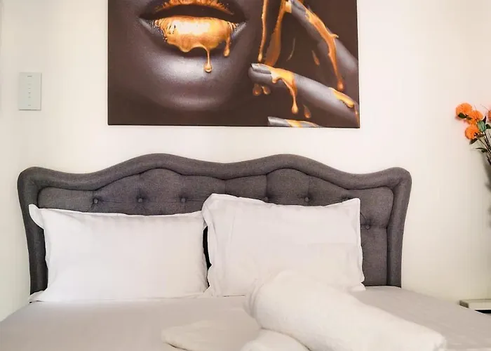 Azizi - Pool & Prima Linie La Plaja *