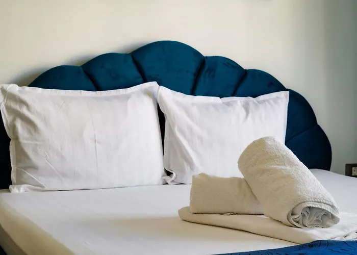 Azizi - Pool & Prima Linie La Plaja *